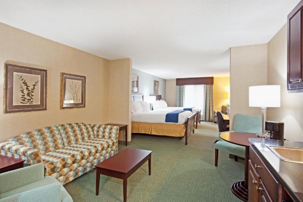 Holiday Inn Express and Suites Meriden image 16